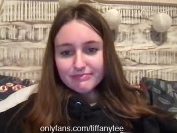 girl
        tiffanytee2 cam image #719863