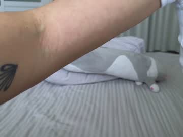 girl
        anibutler cam image #4044355