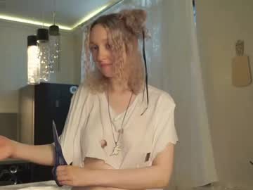 girl
        melissacoopers cam image #4537120