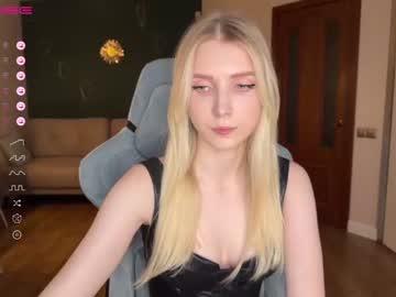girl
        oh_honey_ cam image #1871436