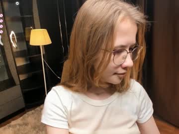 girl
        wiloneburtt cam image #4927324