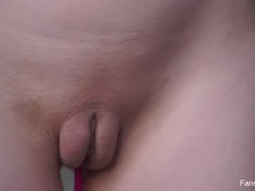girl
        moniquetyler69 cam image #3994452