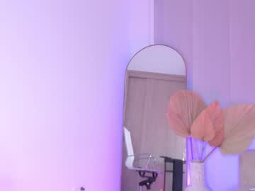 girl
        swt_molly cam image #3819520