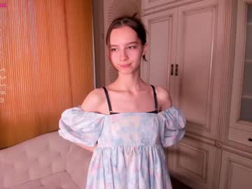 girl
        happiness_call cam image #1322521