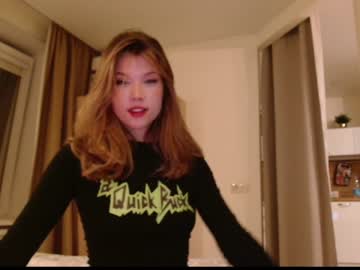 girl
        bitter_moon cam image #1607466