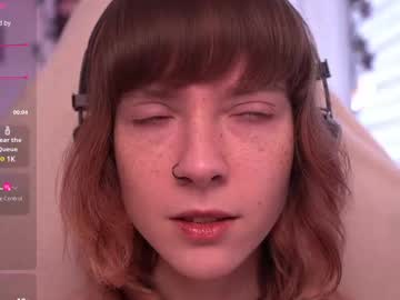 girl
        just_busking cam image #6830862
