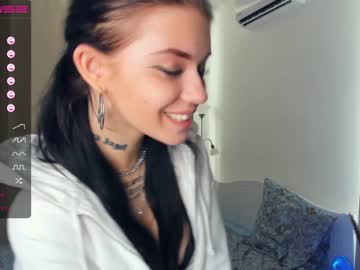 girl
        elfas_cute cam image #1926646