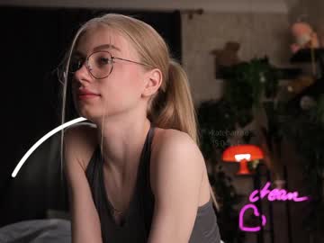 girl
        kateharrise cam image #3942578