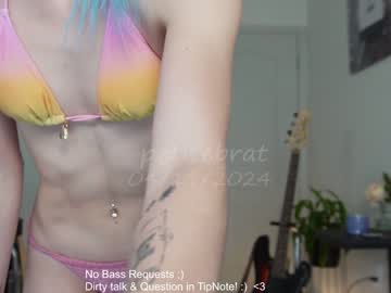 girl
        petitebrat cam image #3916495