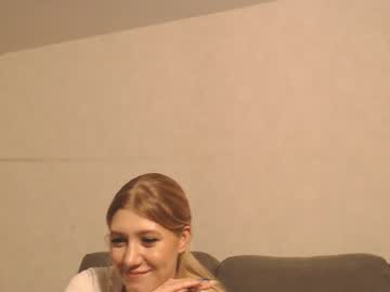 girl
        lily_life cam image #2050144