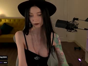 girl
        loony_moony cam image #4547048