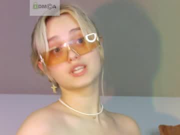 girl
        evi_wow cam image #1449913