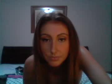 girl
        lacey464996 cam image #2683435