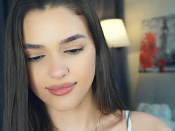 girl
        zarabeamer cam image #6769719